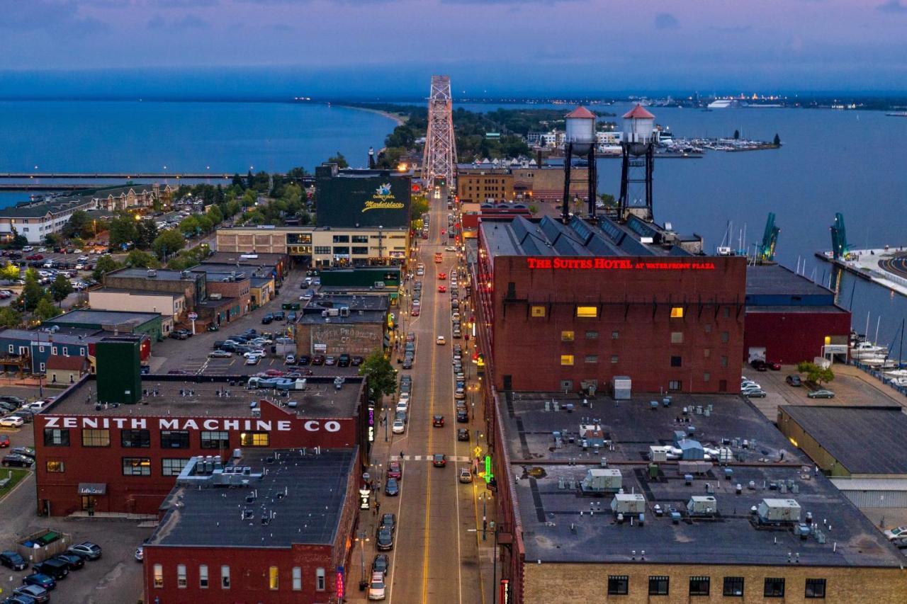 The Suites Hotel At Waterfront Plaza Duluth Exterior foto