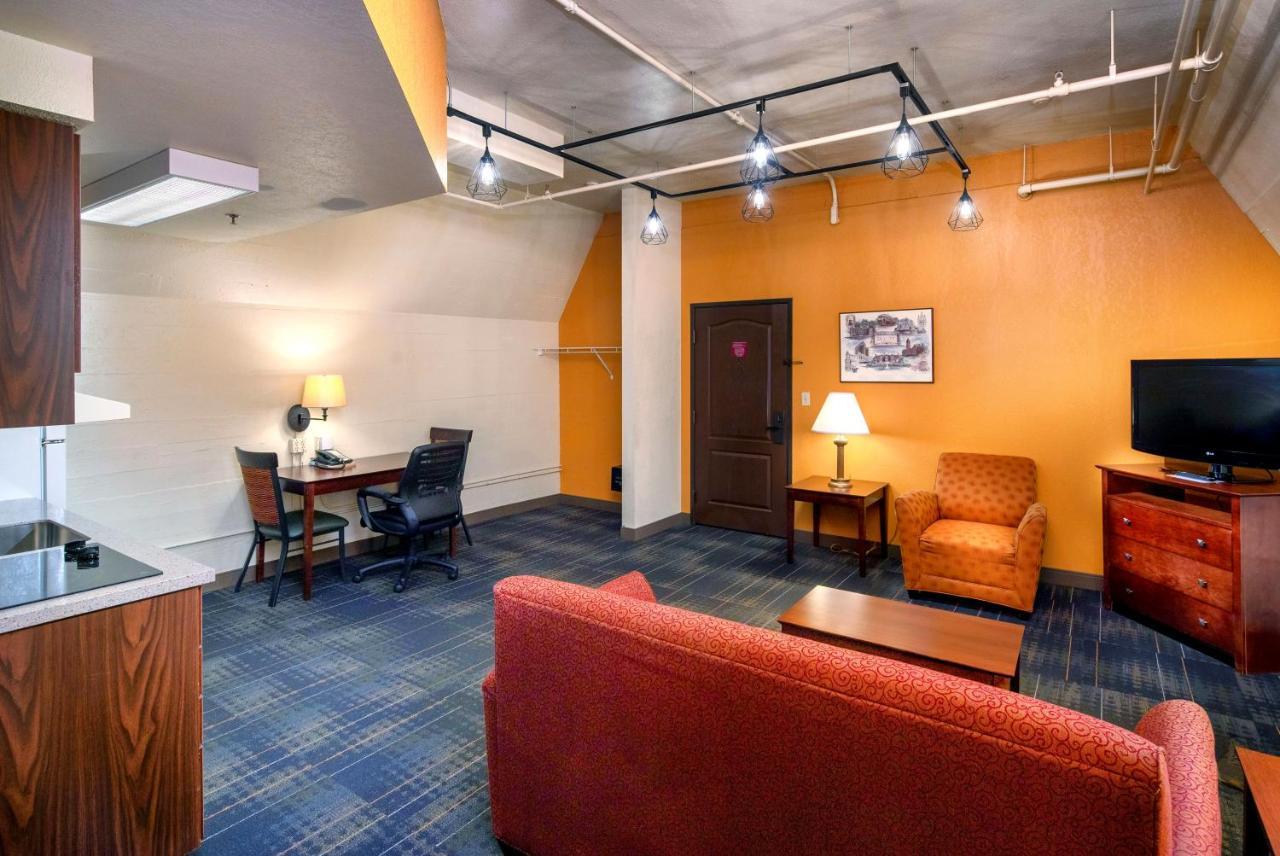The Suites Hotel At Waterfront Plaza Duluth Exterior foto