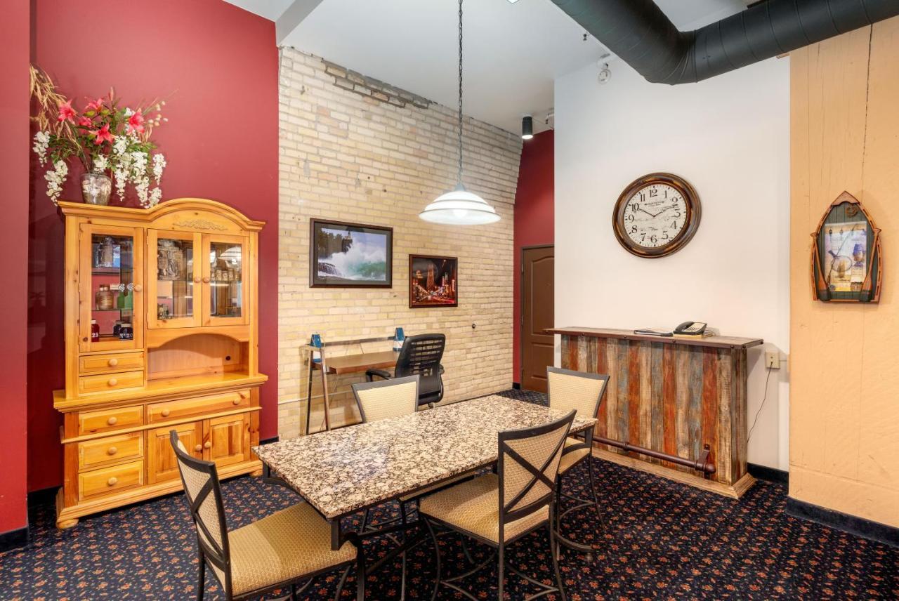 The Suites Hotel At Waterfront Plaza Duluth Exterior foto