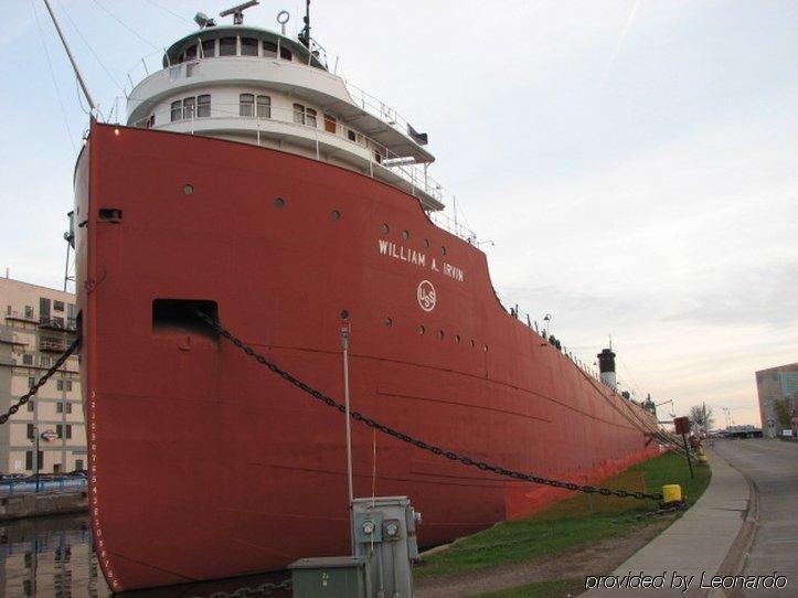 The Suites Hotel At Waterfront Plaza Duluth Exterior foto