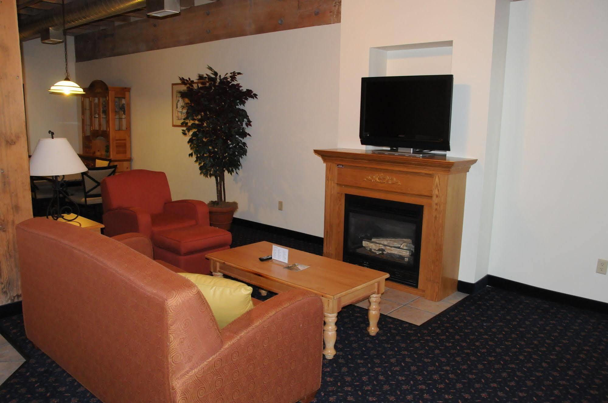 The Suites Hotel At Waterfront Plaza Duluth Exterior foto