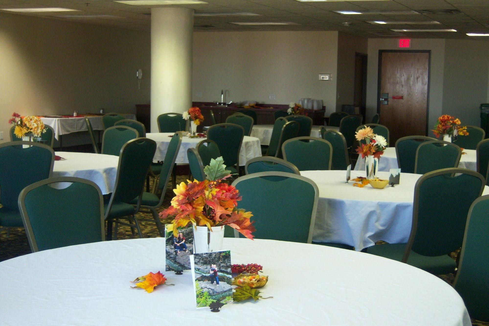 The Suites Hotel At Waterfront Plaza Duluth Exterior foto