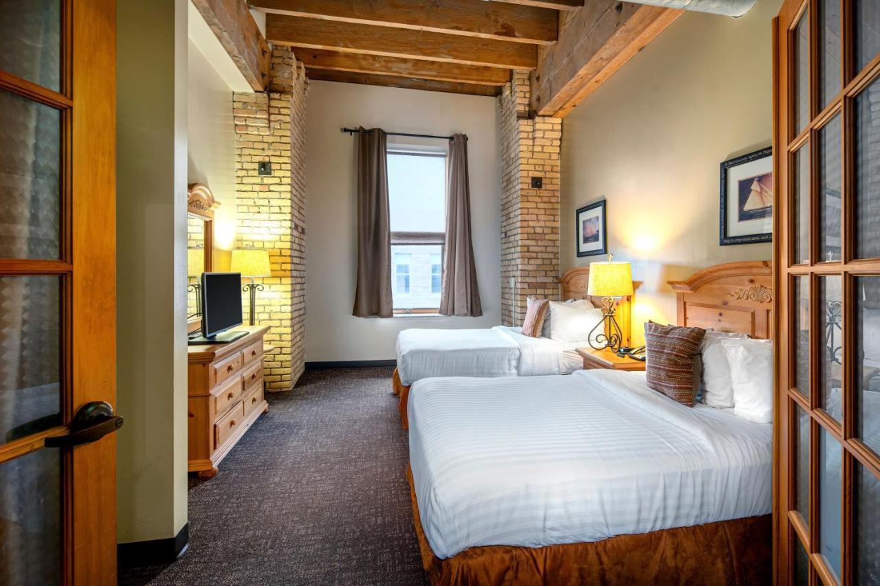 The Suites Hotel At Waterfront Plaza Duluth Exterior foto