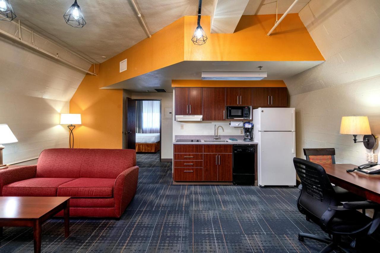 The Suites Hotel At Waterfront Plaza Duluth Exterior foto