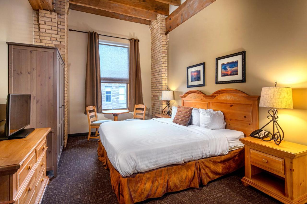 The Suites Hotel At Waterfront Plaza Duluth Exterior foto