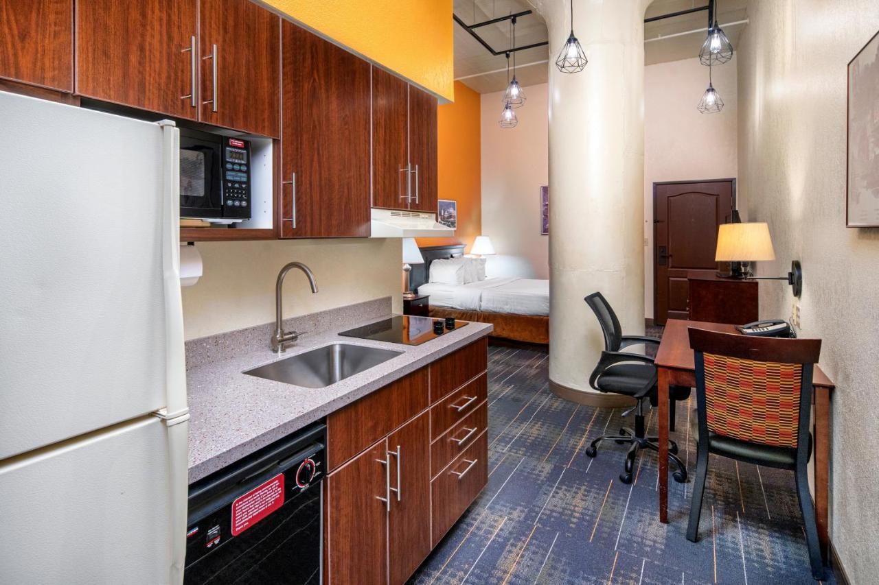 The Suites Hotel At Waterfront Plaza Duluth Exterior foto